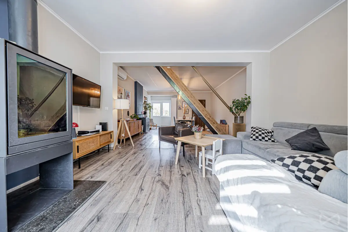 Maison à vendre à Couillet 6010 277000.00€ 4 chambres 159.00m² - annonce 641623