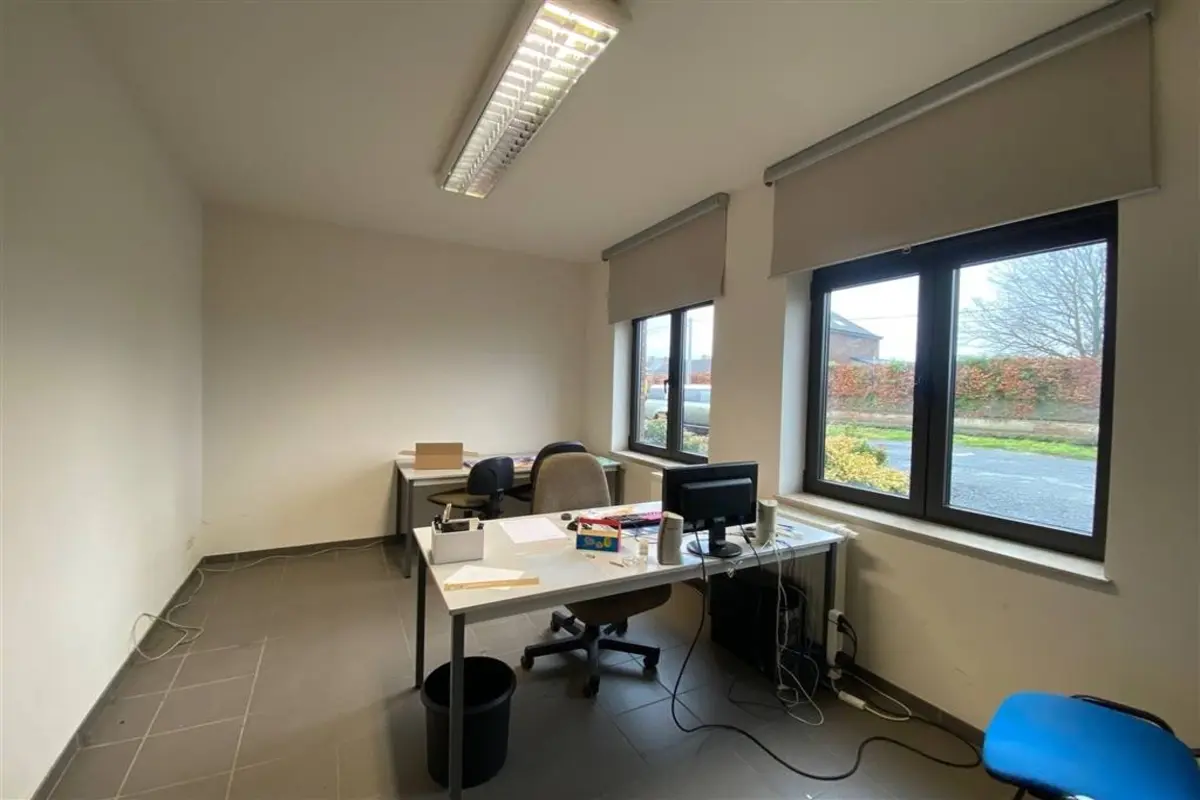 Commerce à louer à Péruwelz 7600 500.00€  chambres m² - annonce 603557