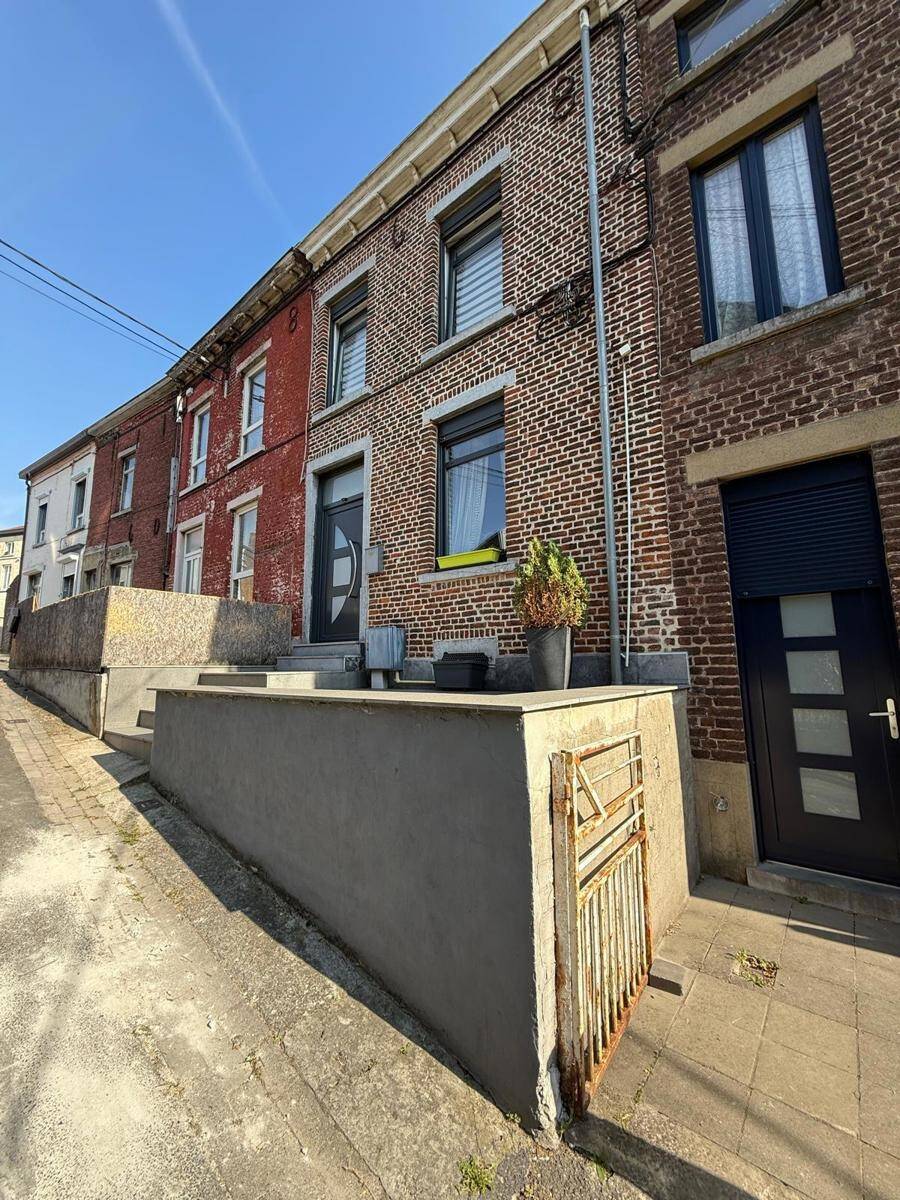 Maison à à Lodelinsart 6042 179000.00€ 3 chambres 125.00m² - annonce 604041