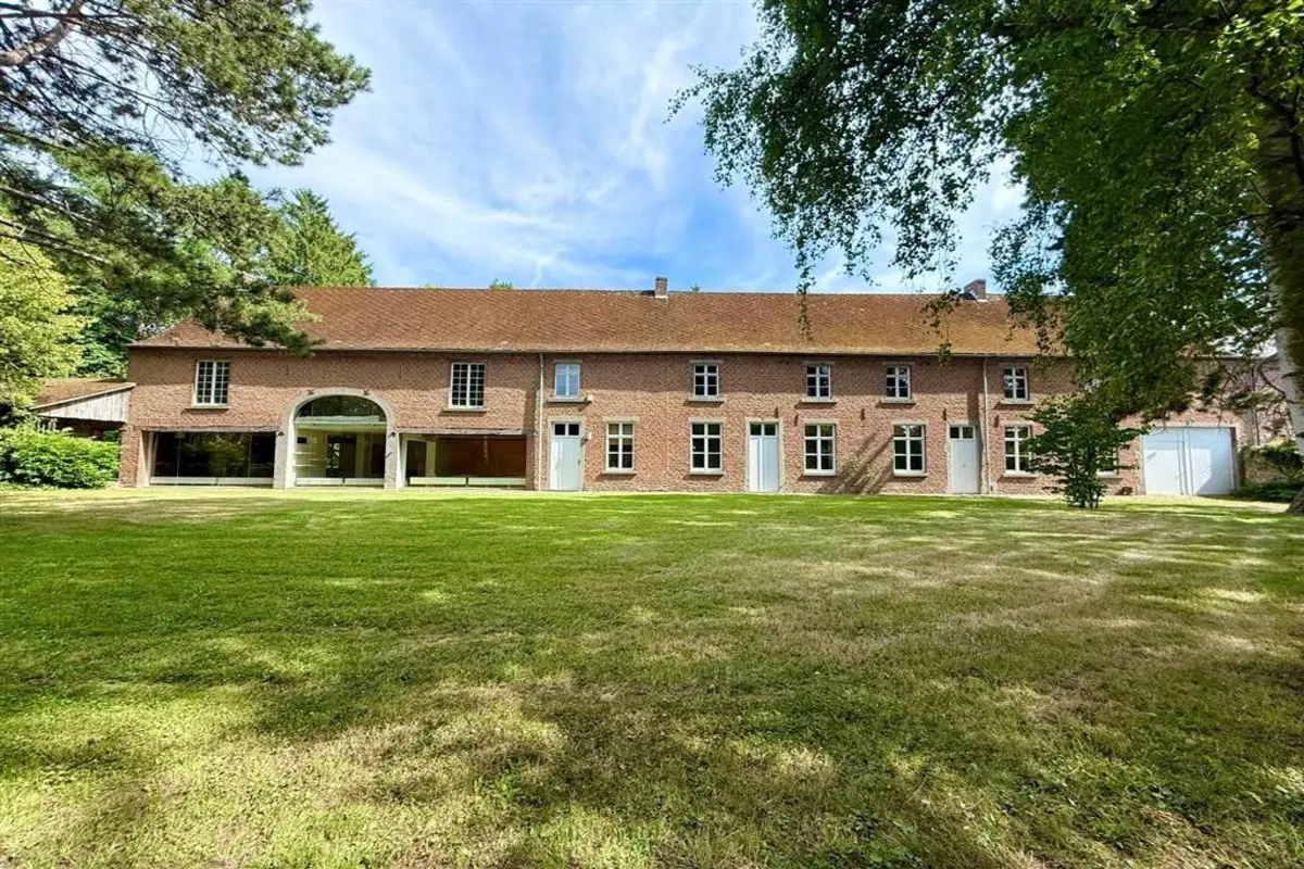 Maison à vendre à Les Bons Villers 6210 930000.00€ 5 chambres 423.60m² - annonce 603839