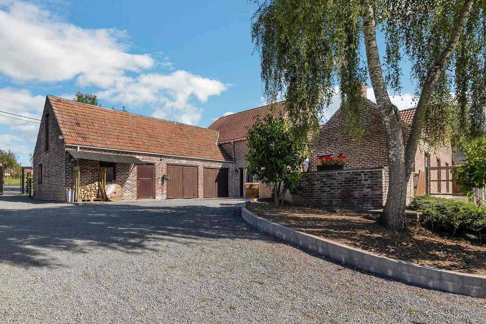 Immeuble mixte à vendre à Lessines 7860 320000.00€ 5 chambres 272.00m² - annonce 604470