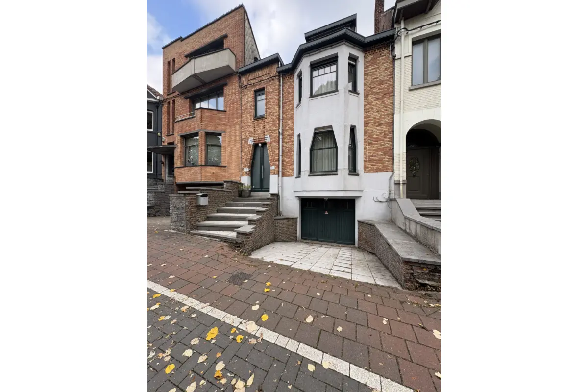 Maison de maître à vendre à Mouscron 7700 345000.00€  chambres 223.00m² - annonce 604236