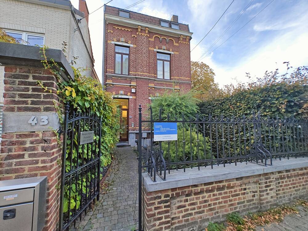 Commerce à à Mont-sur-Marchienne 6032 350.00€ chambres 10.00m² - annonce 605051