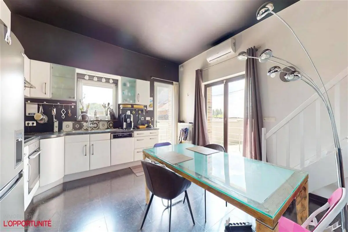 Maison à  à La Louvière 7100 270000.00€ 4 chambres 175.00m² - annonce 605811