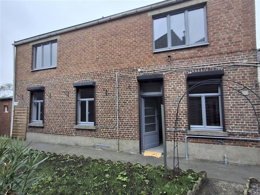 Maison à louer à La Louvière 7100 700.00€ 2 chambres m² - annonce 605961