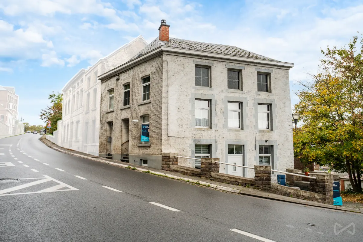 Immeuble mixte à vendre à Thuin 6530 287000.00€ 6 chambres 341.00m² - annonce 693541