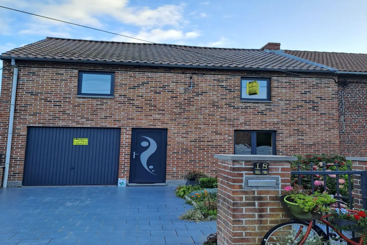 Maison à vendre à Ghlin 7011 220000.00€ 4 chambres m² - annonce 607829