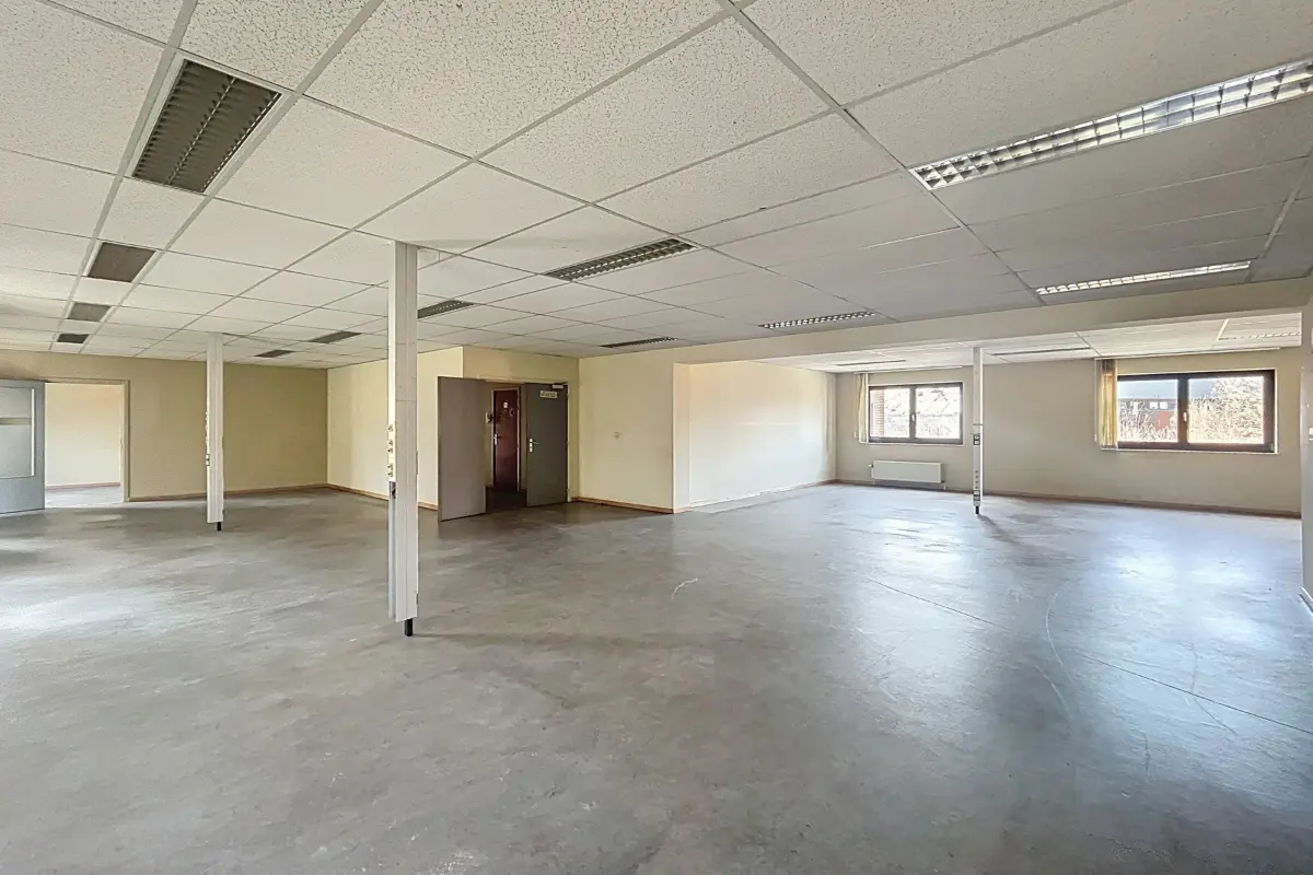 Commerce à louer à Mons 7000 4400.00€ chambres 400.00m² - annonce 608374