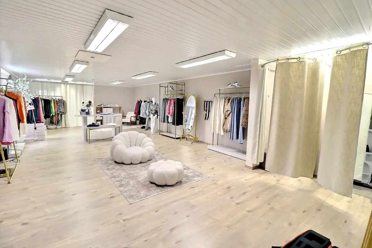 Commerce à louer à Châtelet 6200 700.00€  chambres 100.00m² - annonce 609586