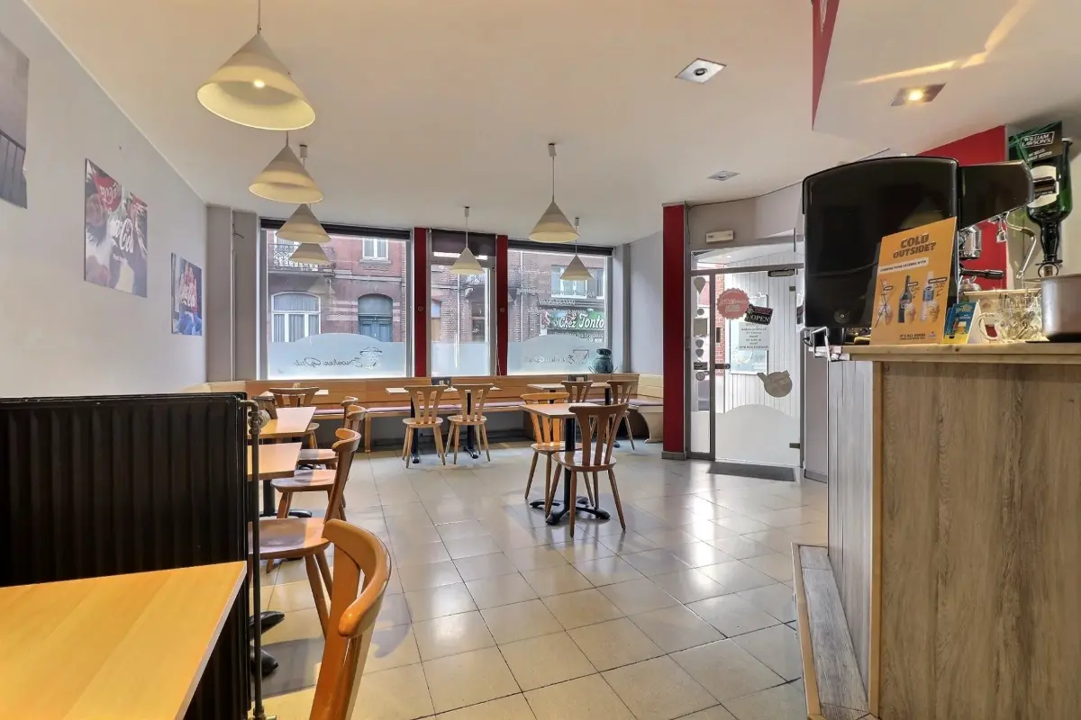 Commerce à vendre à Charleroi 6000 250000.00€  chambres m² - annonce 609813