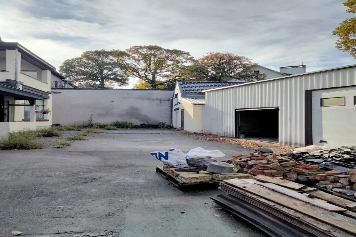 Commerce à louer à Couillet 6010 950.00€  chambres 120.00m² - annonce 613413