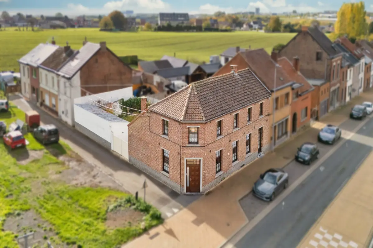 Maison à vendre à Houdeng-Aimeries 7110 190000.00€ 3 chambres 232.00m² - annonce 615461