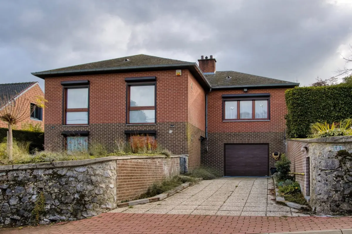 Maison à à Bouffioulx 6200 349000.00€ 3 chambres 200.00m² - annonce 615457