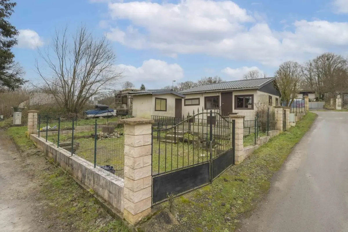 Bungalow à  à Hastière-Lavaux 5540 39000.00€ 2 chambres 50.00m² - annonce 616513