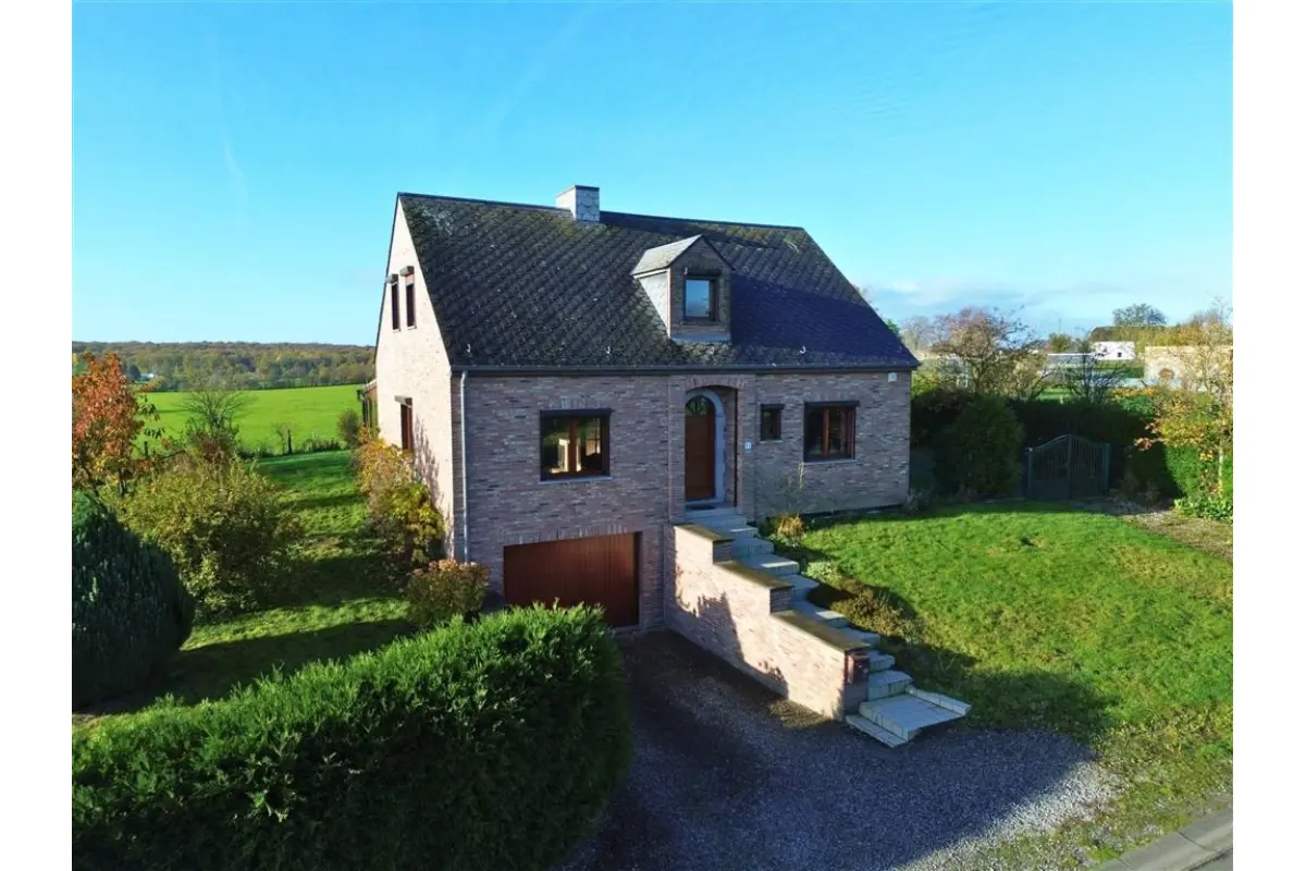 Villa à vendre à Froidchapelle 6440 325000.00€ 4 chambres 165.00m² - annonce 617471