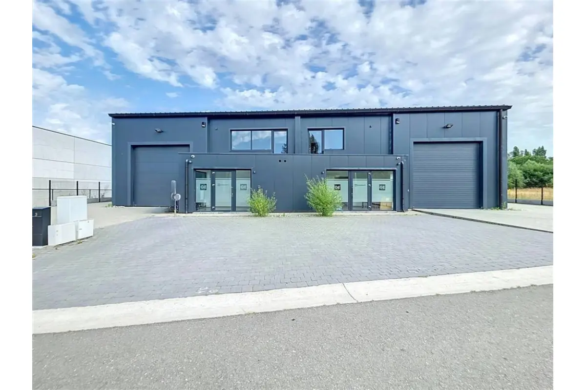 Commerce à vendre à Manage 7170 300000.00€  chambres m² - annonce 617847