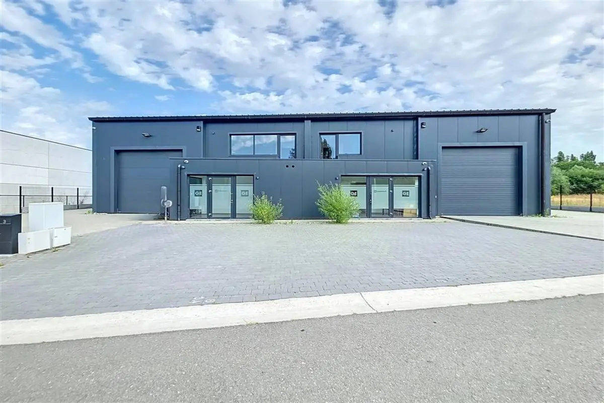 Commerce à vendre à Manage 7170 300000.00€  chambres m² - annonce 617847