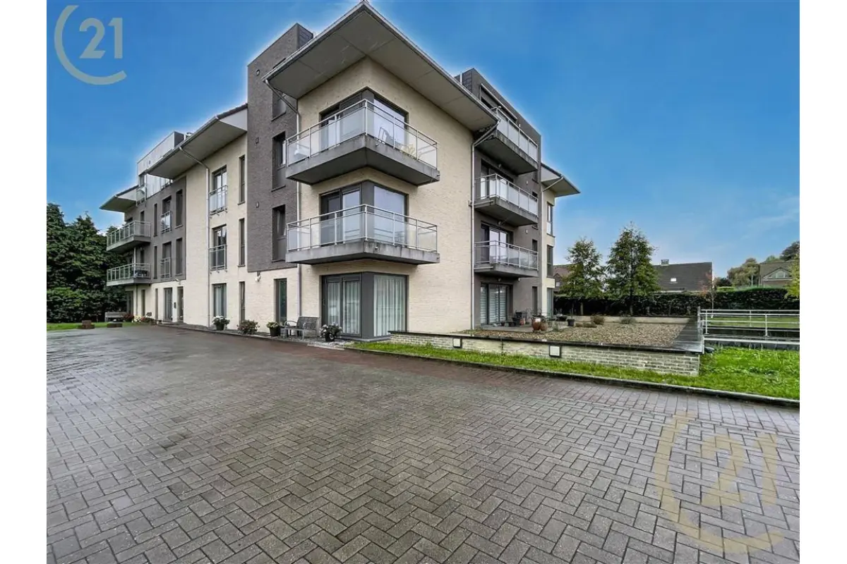 Appartement à louer à Leuze-en-Hainaut 7900 750.00€ 1 chambres 66.13m² - annonce 640679