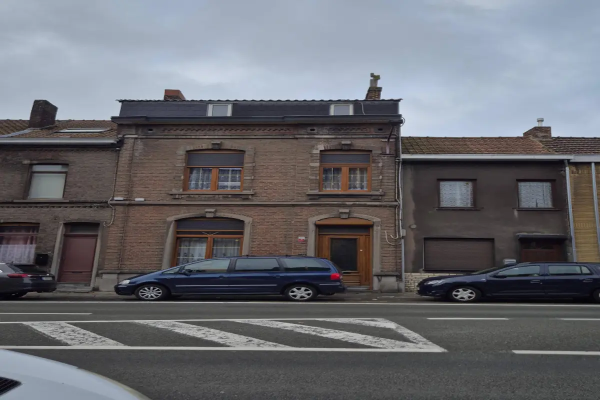 Maison à vendre à Gilly 6060 195000.00€ 6 chambres m² - annonce 618988