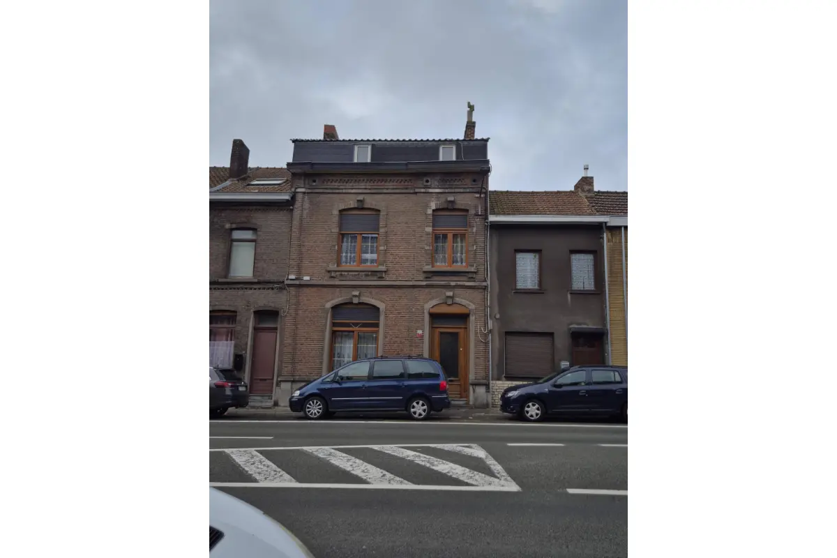 Maison à vendre à Gilly 6060 195000.00€ 6 chambres m² - annonce 618988