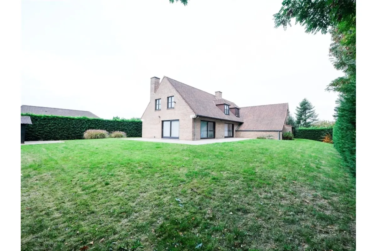 Commerce à vendre à Mouscron 7700 649000.00€ 4 chambres 348.53m² - annonce 618941