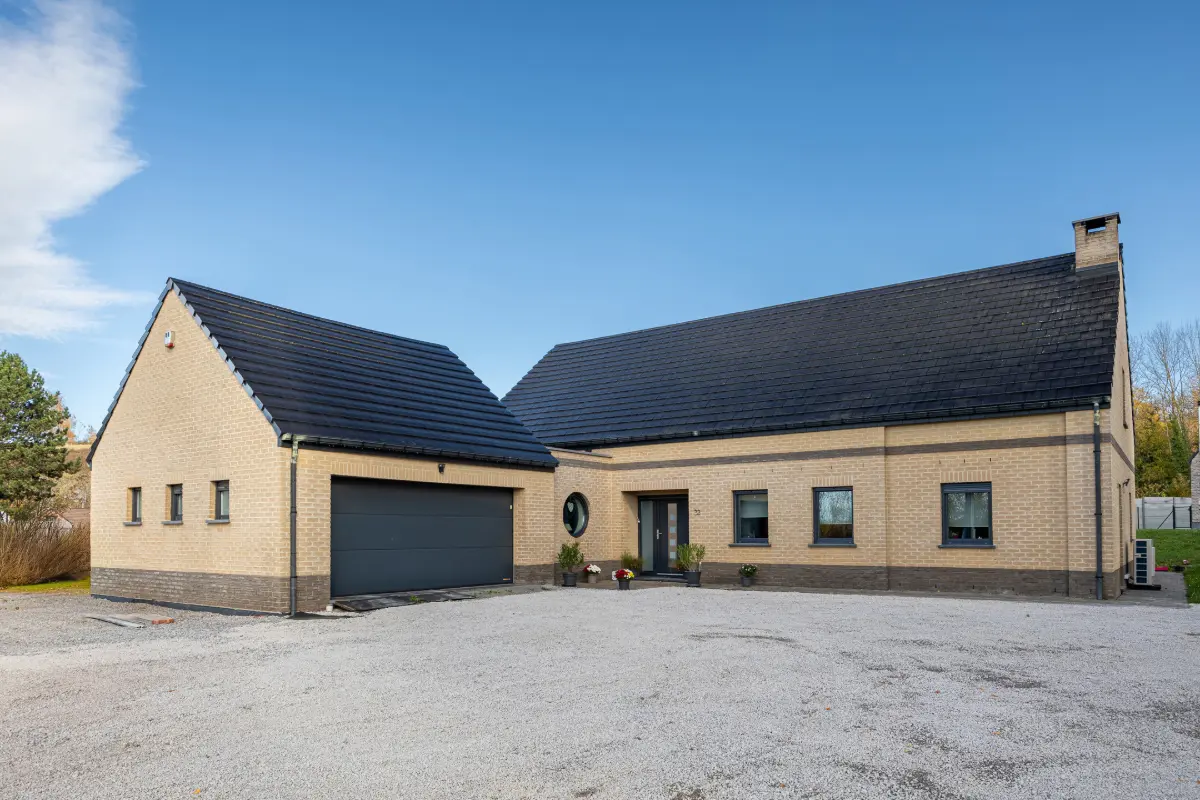 Villa à vendre à Couillet 6010 449000.00€ 3 chambres 328.00m² - annonce 623564