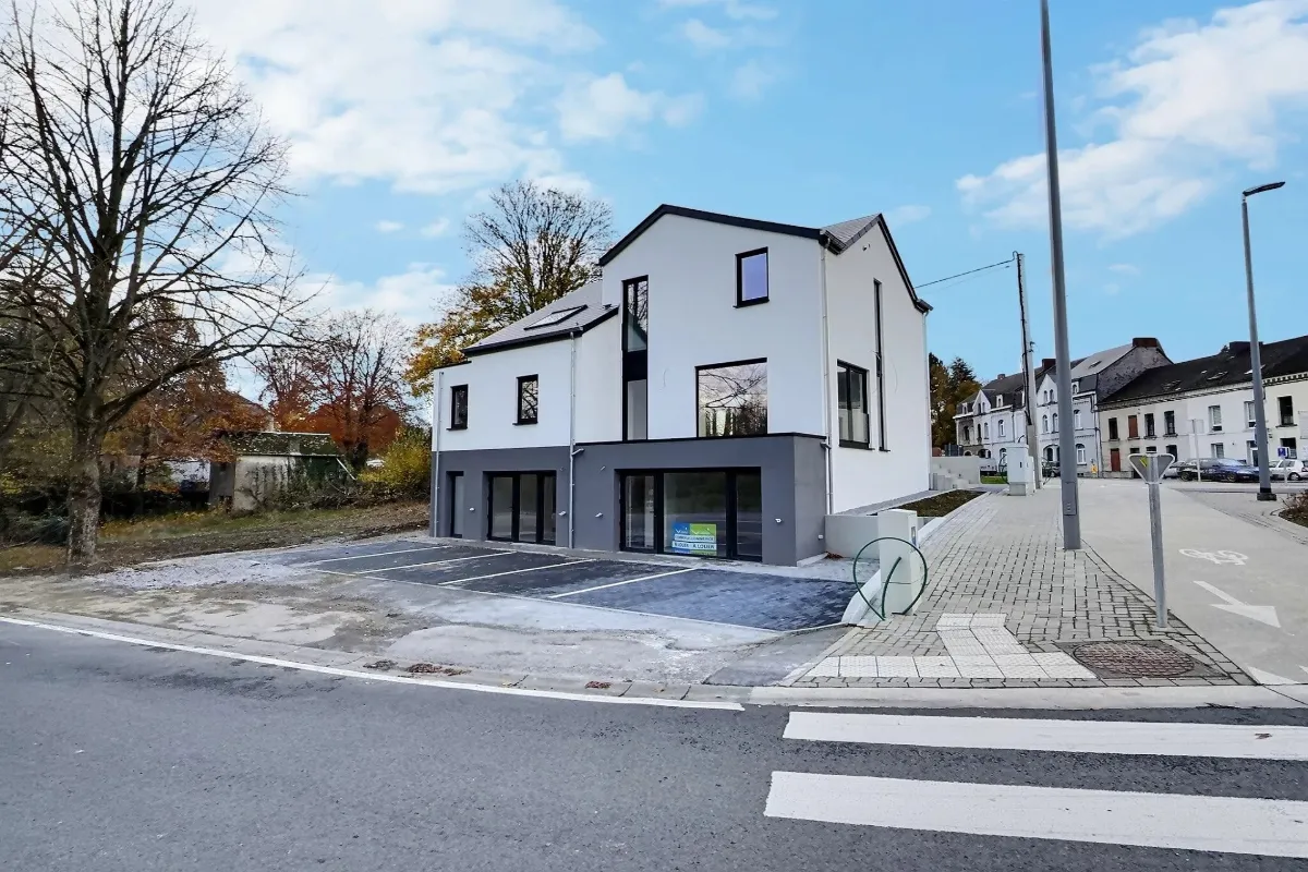 Commerce à louer à Chimay 6460 600.00€  chambres m² - annonce 623844