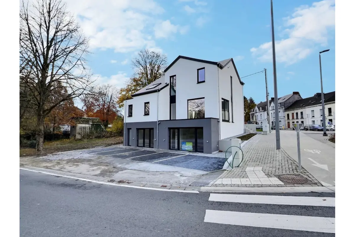 Commerce à louer à Chimay 6460 600.00€  chambres m² - annonce 623845