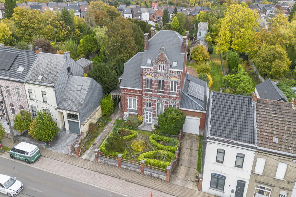 Maison à vendre à Roux 6044 338000.00€ 7 chambres 280.00m² - annonce 625532