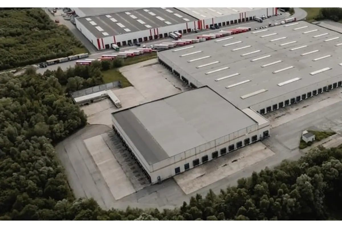 Commerce à louer à Courcelles 6180 27875.00€  chambres 4460.00m² - annonce 625568