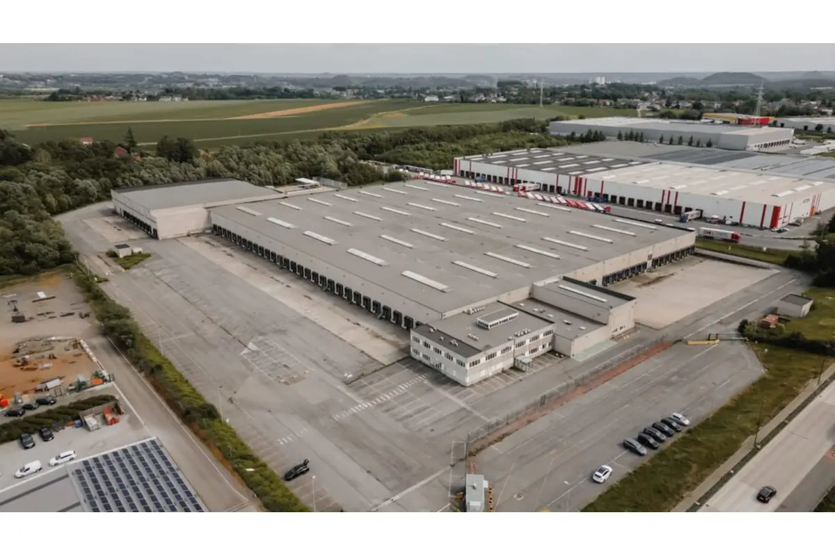 Commerce à louer à Courcelles 6180 77925.00€  chambres 18702.00m² - annonce 625569