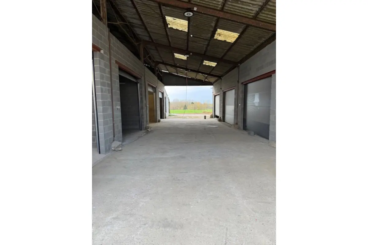 Parking / garage à louer à Fontaine-l'Evêque 6140 300.00€  chambres m² - annonce 626073