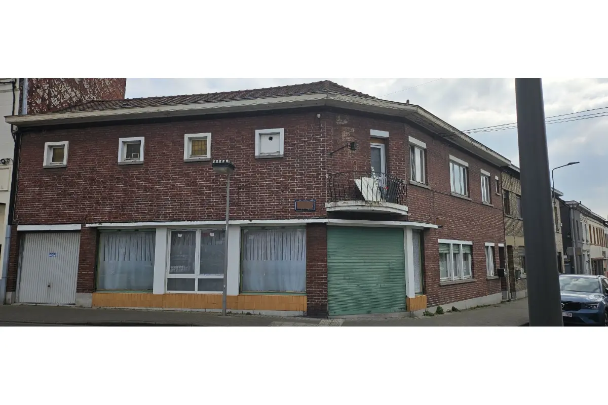 Maison à vendre à Haine-Saint-Pierre 7100 210000.00€ 4 chambres 200.00m² - annonce 627823