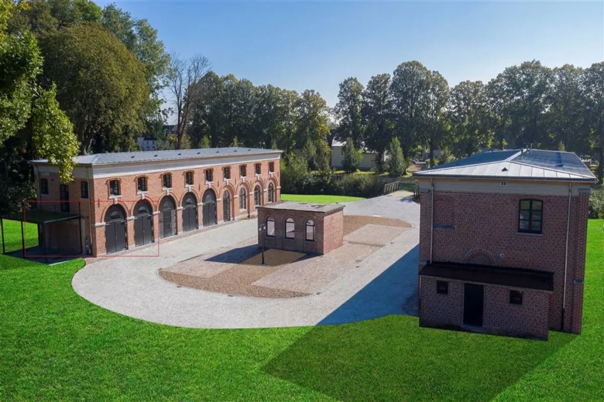 Commerce à louer à Moulbaix 7812 300.00€  chambres m² - annonce 629448