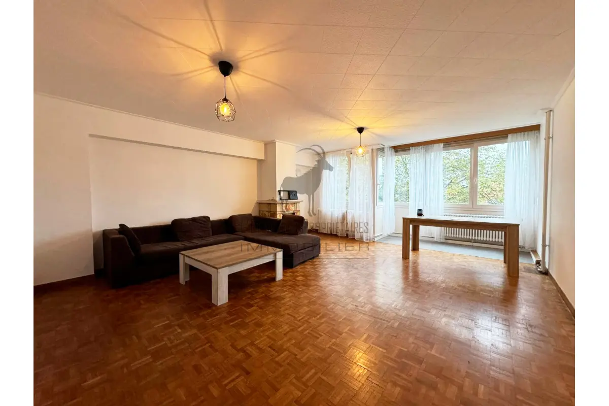 Appartement à  à Charleroi 6000 450.00€ 3 chambres 125.00m² - annonce 628550