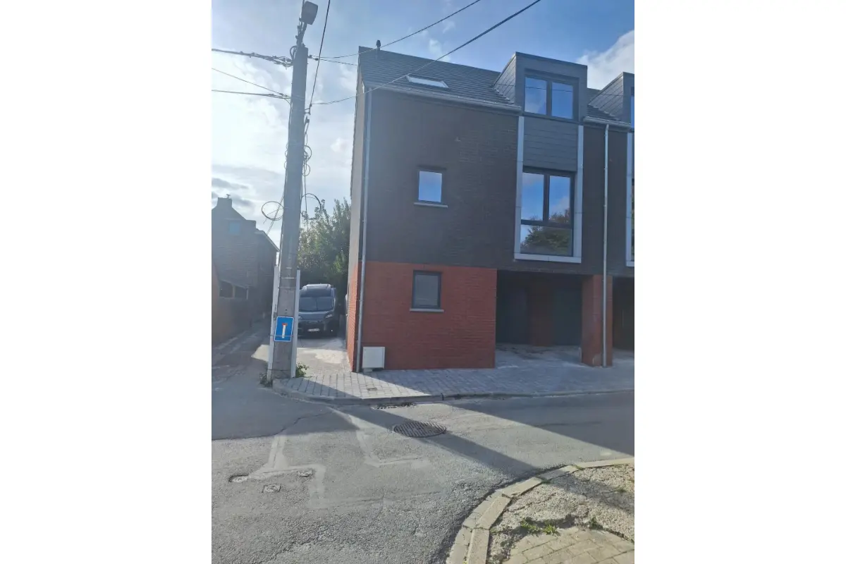 Maison à vendre à Thieu 7070 188000.00€  chambres 205.00m² - annonce 628531