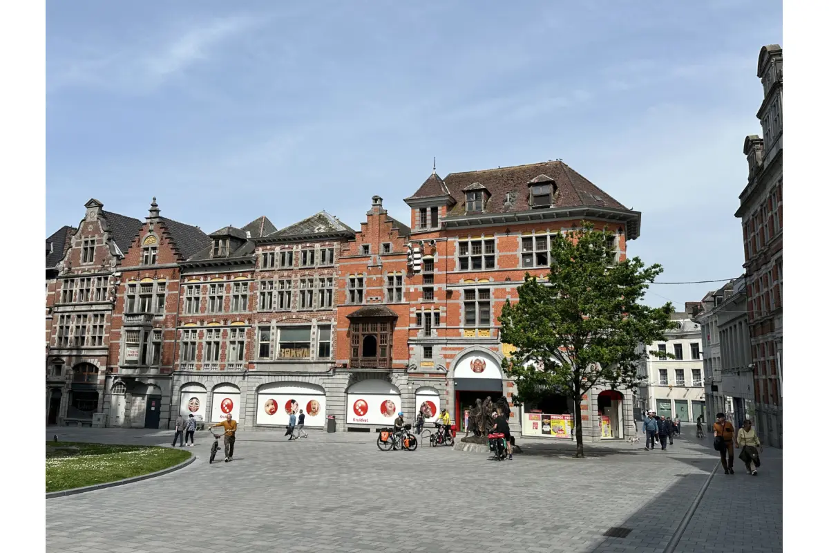 Immeuble mixte à vendre à Tournai 7500 1290000.00€ 11 chambres m² - annonce 629935