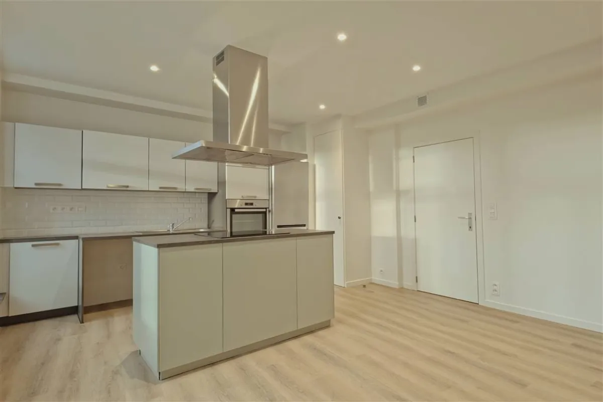 Appartement à  à Péruwelz 7600 750.00€ 2 chambres 99.00m² - annonce 630365