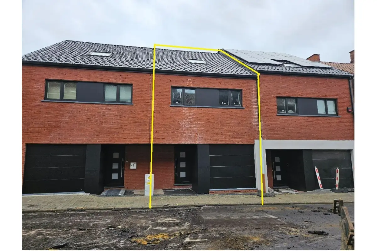 Maison à vendre à Haine-Saint-Pierre 7100 190000.00€ 3 chambres 190.00m² - annonce 630220