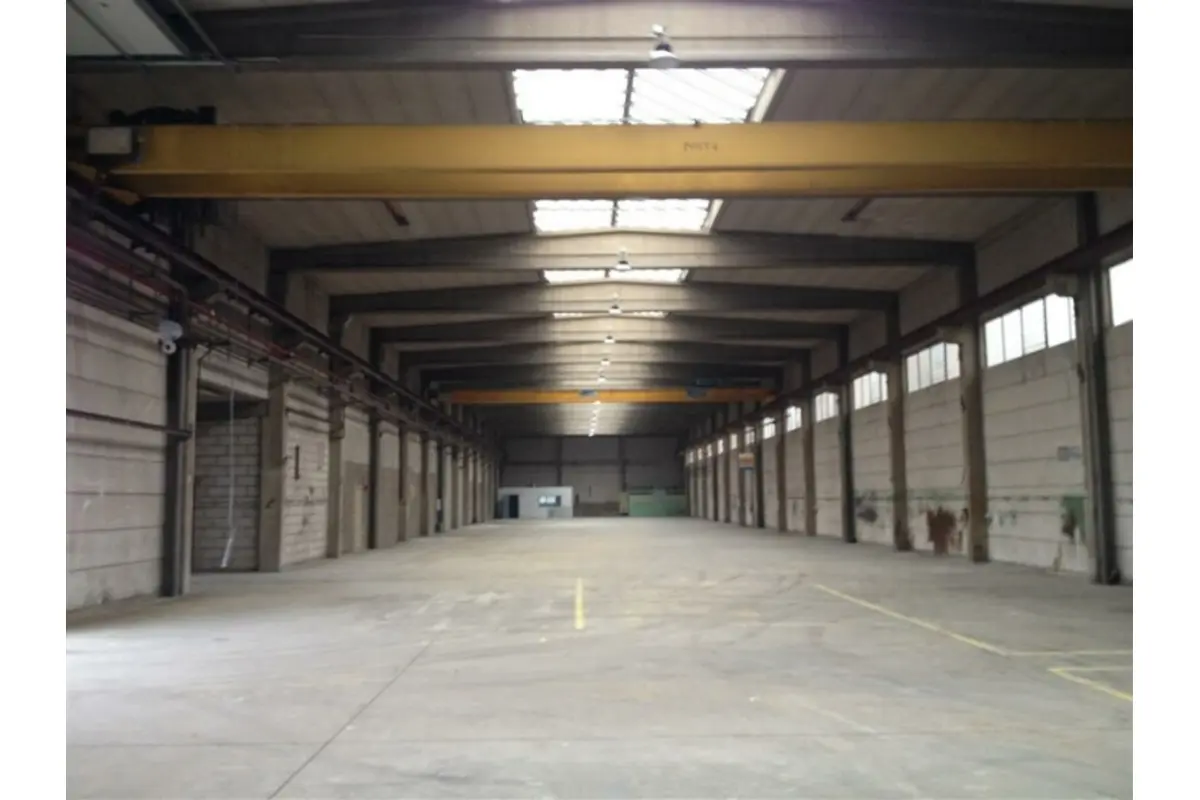 Commerce à louer à Manage 7170 5750.00€  chambres 2000.00m² - annonce 630942