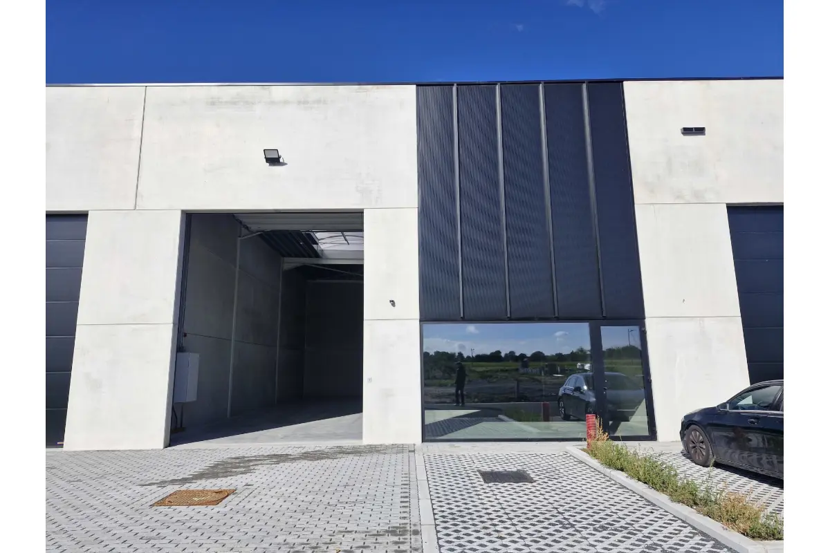 Commerce à louer à Enghien 7850 1425.00€  chambres 244.00m² - annonce 630943