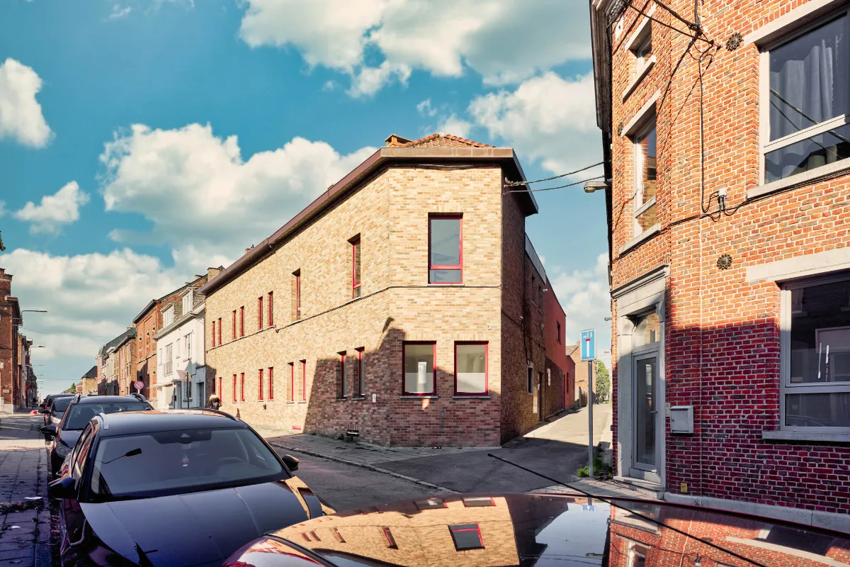 Immeuble de rapport - Immeuble à appartement à  à Houdeng-Aimeries 7110 950000.00€ 11 chambres 633.00m² - annonce 630814