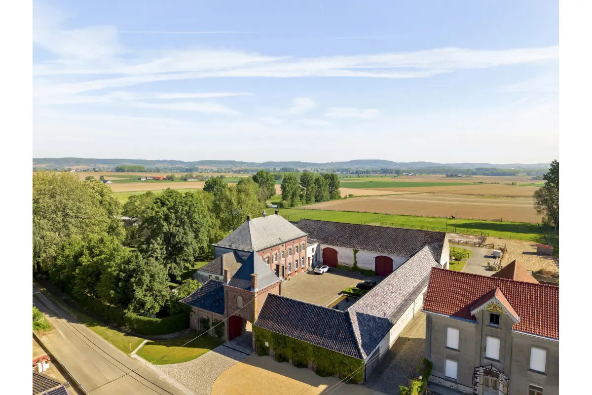 Maison à vendre à Frasnes-lez-Anvaing 7910 0.00€ 7 chambres 1500.00m² - annonce 632325