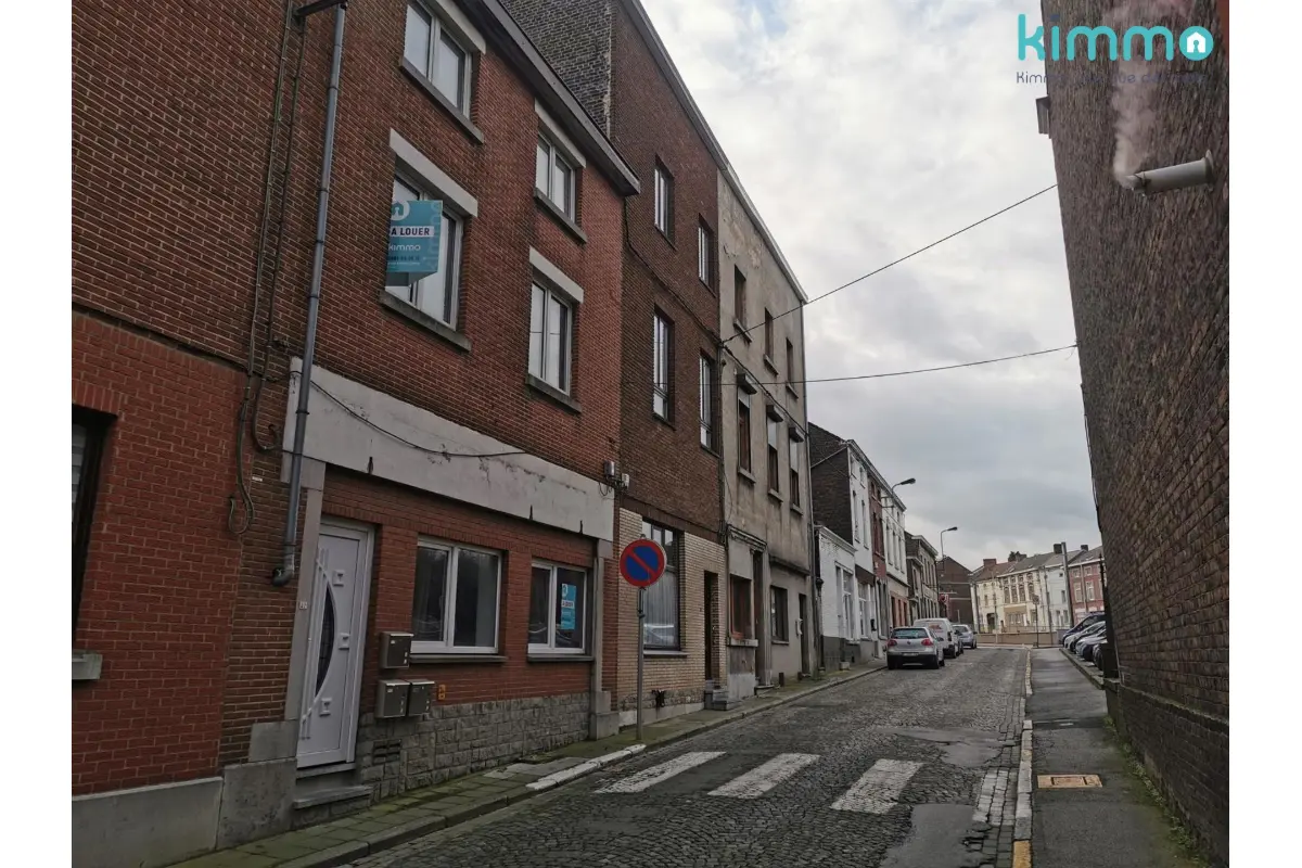 Immeuble de rapport - Immeuble à appartement à vendre à Farciennes 6240 195000.00€ 4 chambres 195.00m² - annonce 633468