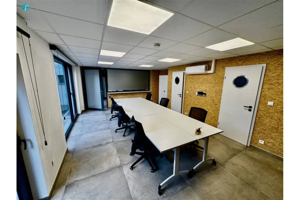 Commerce à louer à Fleurus 6220 1950.00€  chambres m² - annonce 634774
