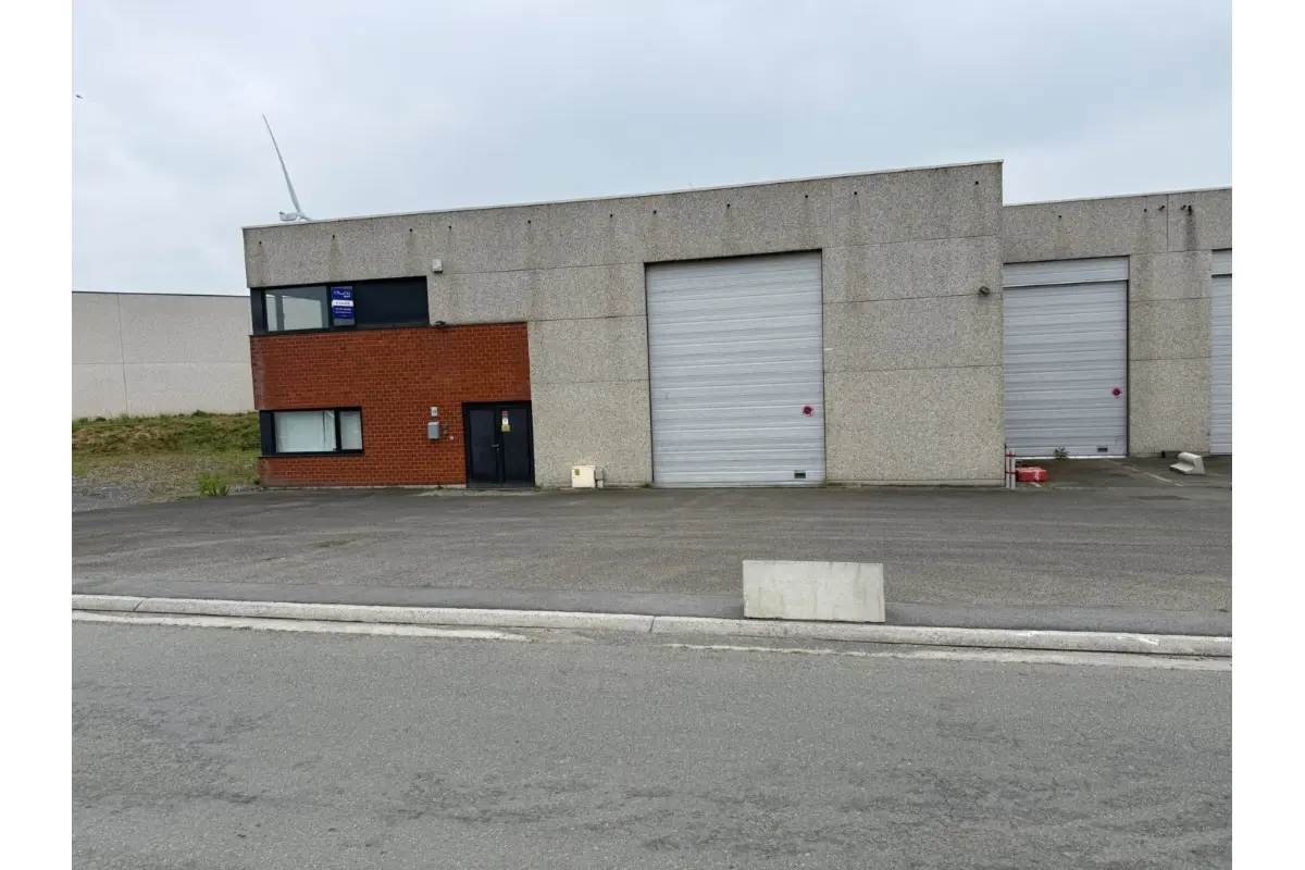 Commerce à  à Froyennes 7503 2400.00€  chambres m² - annonce 634006