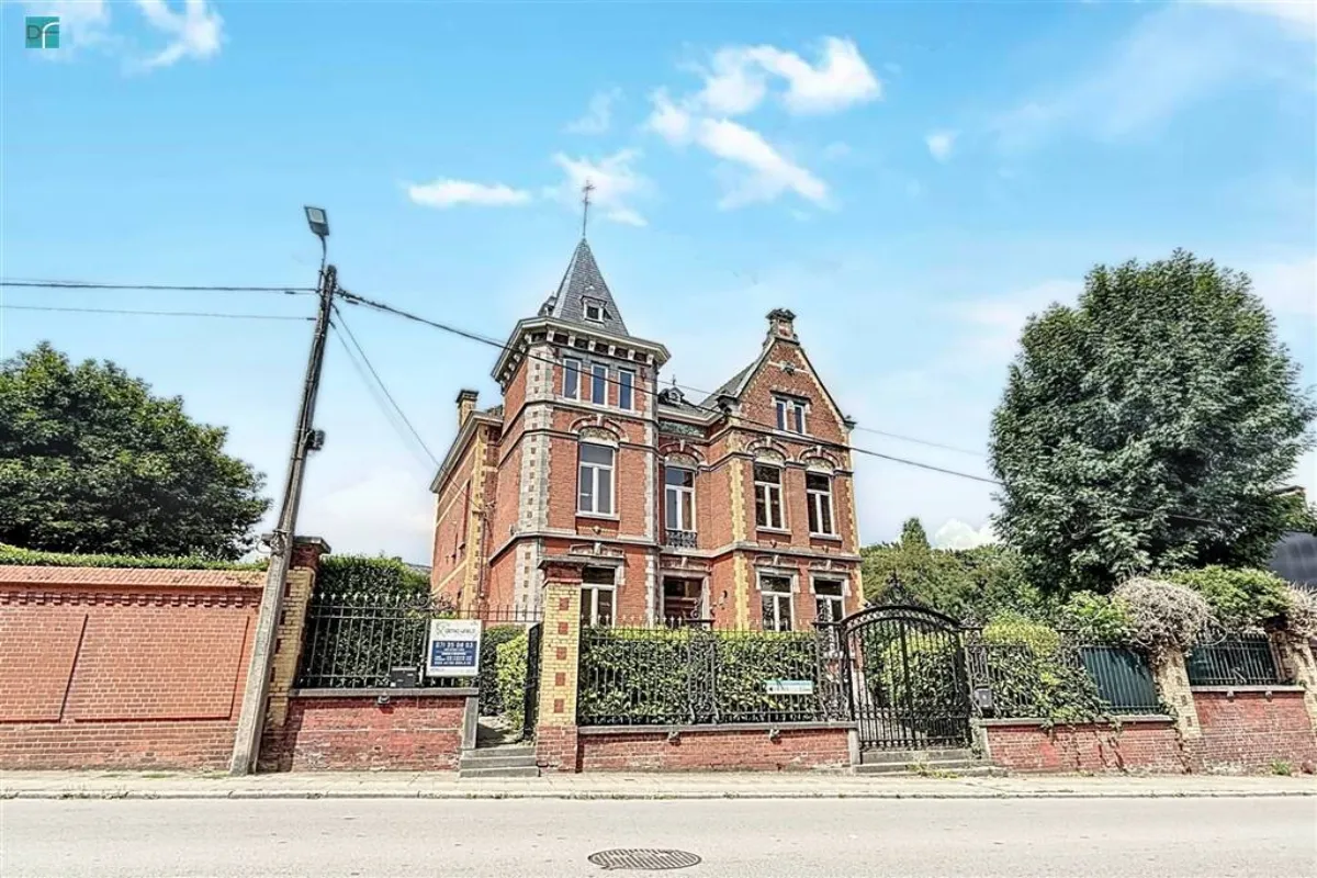 Commerce à vendre à Jumet 6040 495000.00€ 3 chambres 361.00m² - annonce 634759