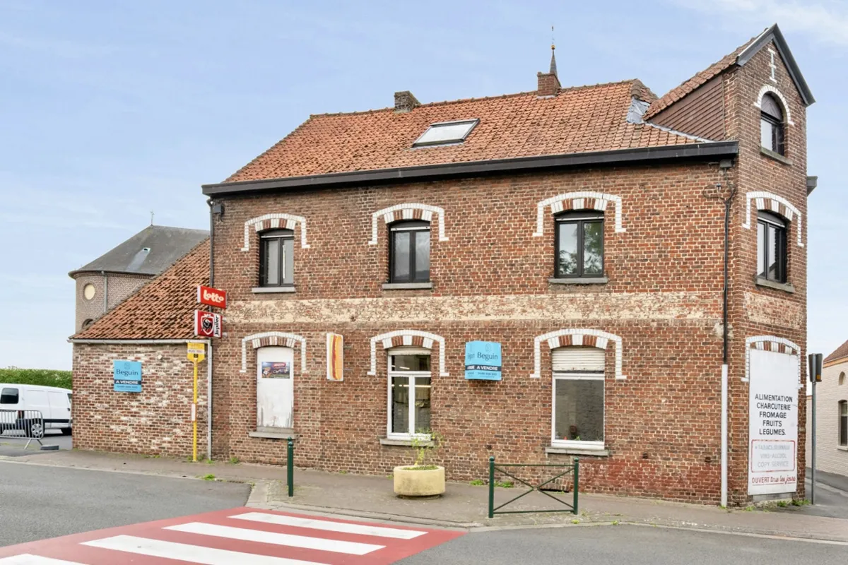 Commerce à vendre à Mont-de-l'Enclus 7750 299500.00€  chambres 483.00m² - annonce 634522