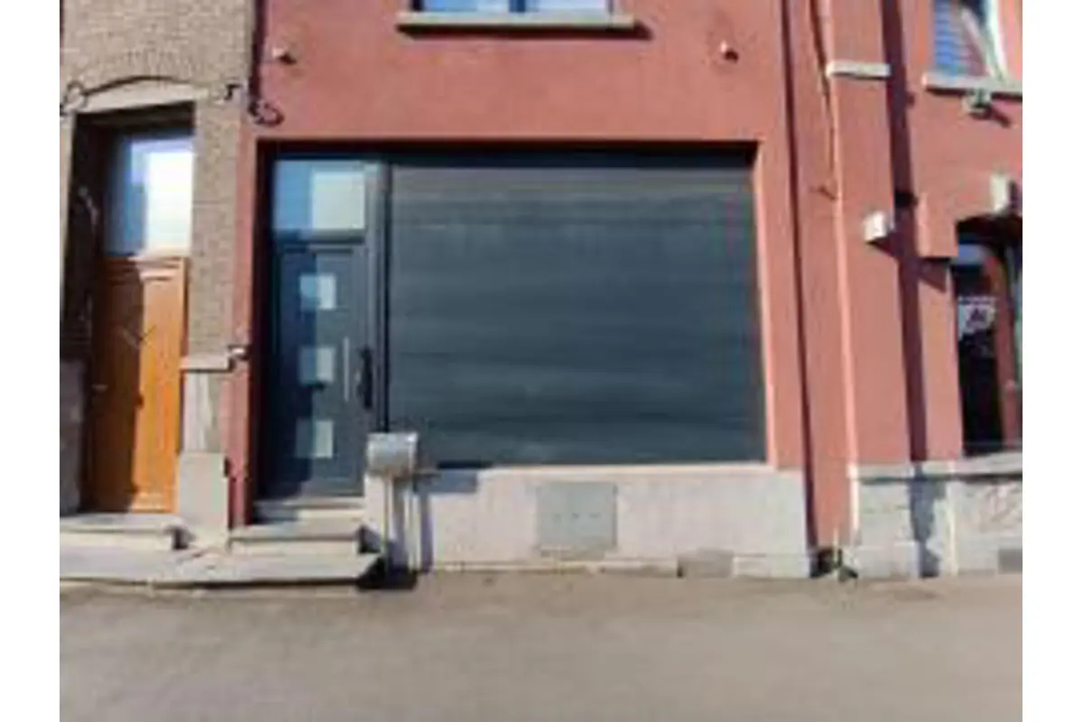 Commerce à  à Mont-sur-Marchienne 6032 450.00€  chambres 13.00m² - annonce 634965