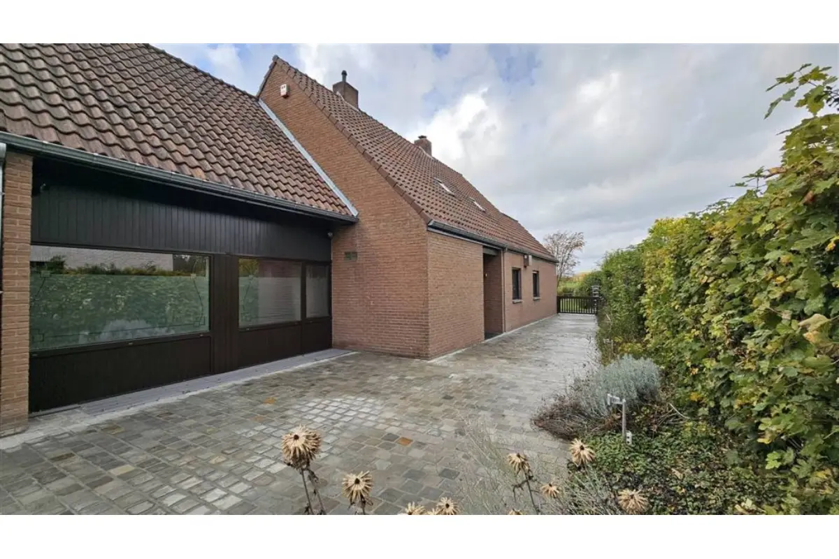 Maison à vendre à Sars-la-Bruyère 7080 440000.00€ 3 chambres 204.00m² - annonce 635177